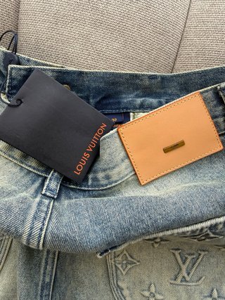 Louis Vuitton Vaqueros Cortos Monogram
