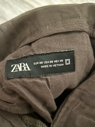 Pantalón Zara fluido gris con cinturón Talla M