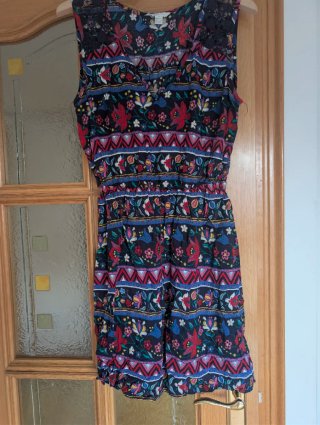 Vestido corto estampado mujer