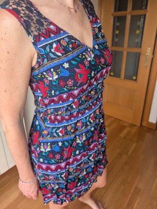 Vestido corto estampado mujer