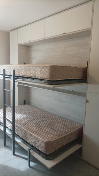 CAMA ABATIBLE HORIZONTAL DOBLE CON ARMARIOS