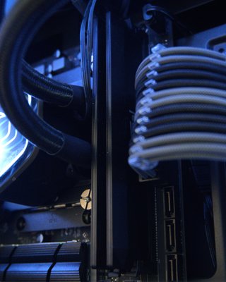 CUSTOM PC BLACK-GAMING | Ryzen 5 9600X RTX 4060
