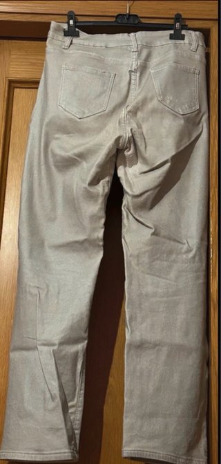 Pantalón beige