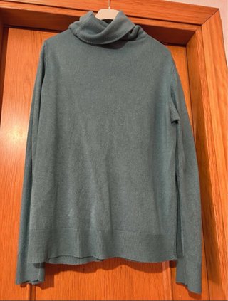 Jersey cuello alto verde oliva