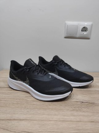 Nike zoom quest 3 SHIELD black 42,5