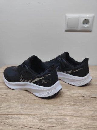 Nike zoom quest 3 SHIELD black 42,5