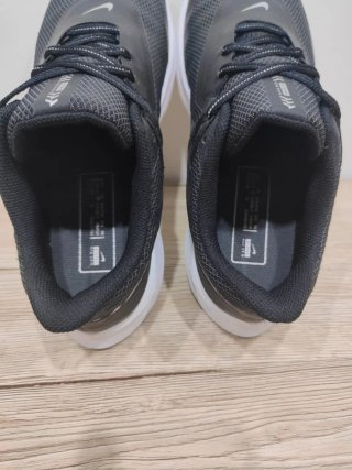 Nike zoom quest 3 SHIELD black 42,5