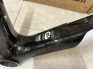FELT AR Rally Cycling – Negro/Naranja– Nuevo