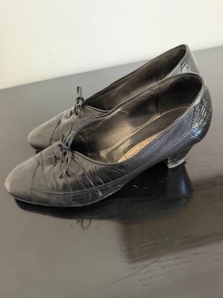 Scarpe vintage nere stringate