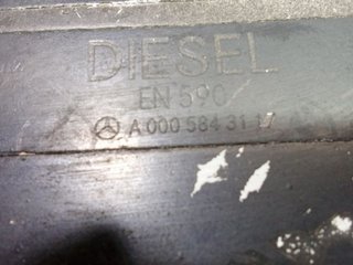 TAPA EXTERIOR COMBUSTIBLE A0005843117