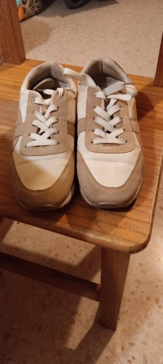 Zapatillas Bimba y Lola doradas y blancas T40