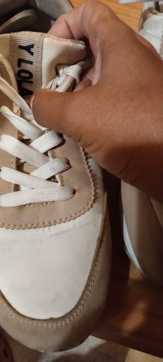 Zapatillas Bimba y Lola doradas y blancas T40