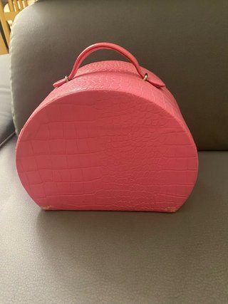 Joyero rosa de cuero