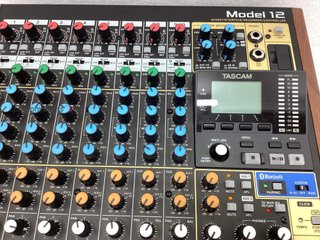 controller tascam model 12