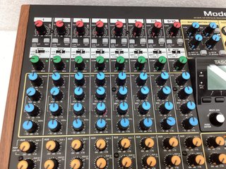 controller tascam model 12