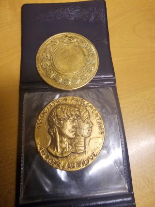 2 Monedas Grandes y Pesadas