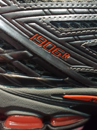 New Balance 1906R