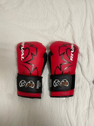 Guantes Rival RS11V Rojos 14 OZ