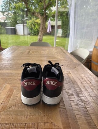 Nike Air Force 1 Negras, Rojas y Blancas