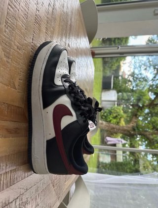 Nike Air Force 1 Negras, Rojas y Blancas