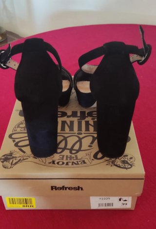 Sandalias de tacón con plataforma marca REFRESH 39