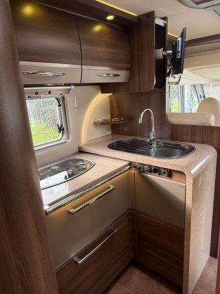 Autocaravana Bürstner Elegance i730  año 2011