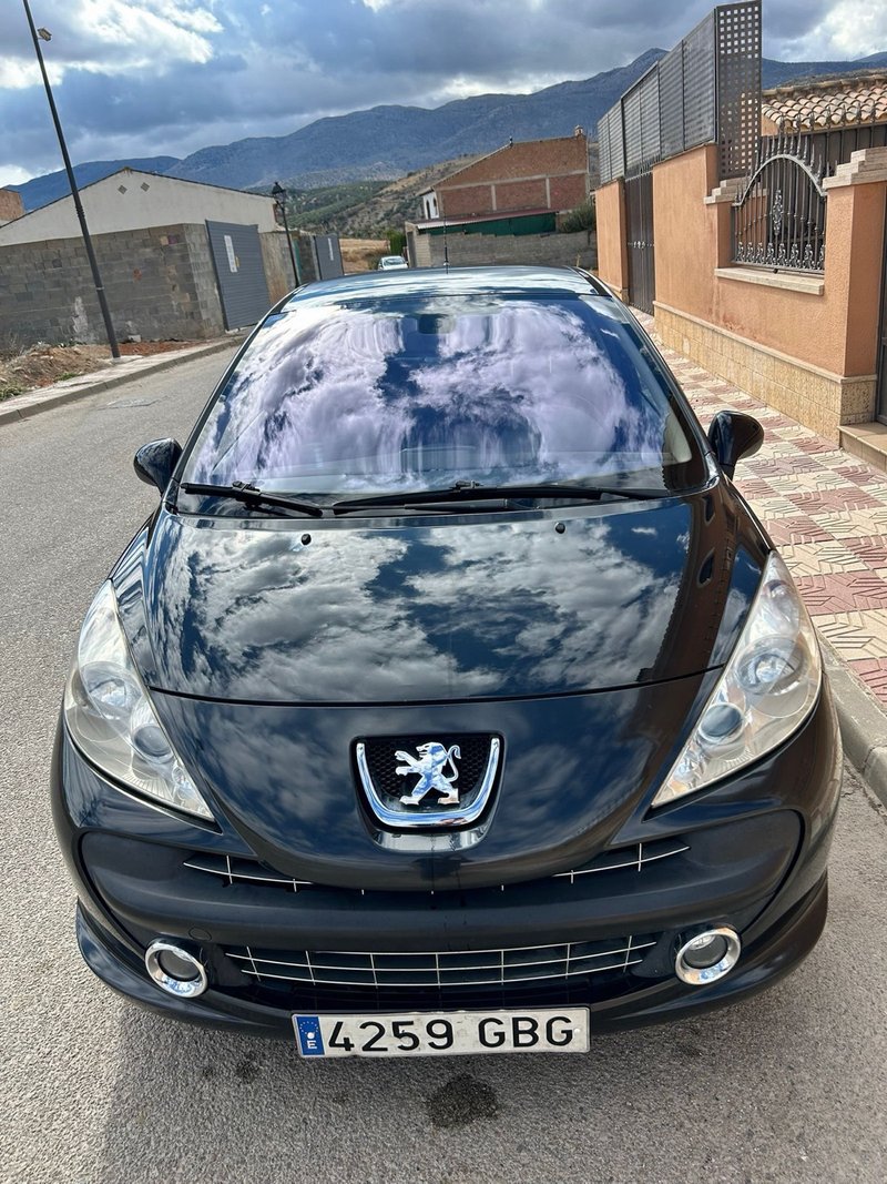Peugeot 207 2009 - foto 1