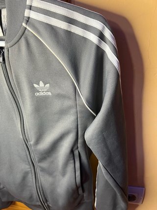 Chaqueta Adidas Gris y Blanca Talla XS