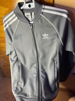 Chaqueta Adidas Gris y Blanca Talla XS