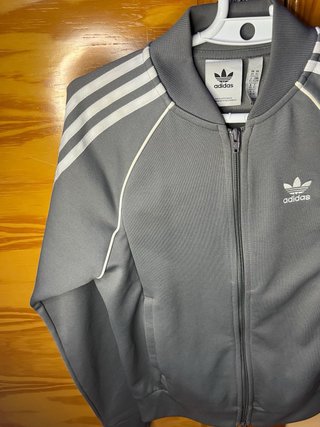 Chaqueta Adidas Gris y Blanca Talla XS