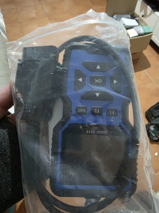OBDII V519 Escáner Automotriz