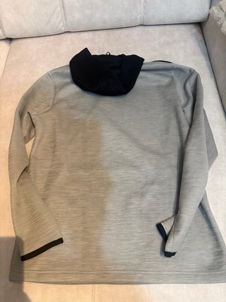 Sudadera Reebok Gris y Negra con Capucha