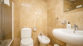 Piso en venta en Puerto de la Duquesa en Manilva