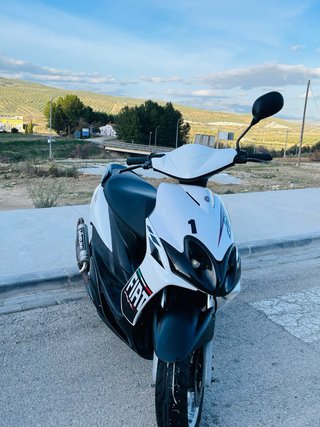 Yamaha Jog RR Blanca
