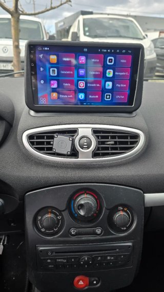 Rádio Clio 3 Android 14 + GPS + Carplay sem fios.