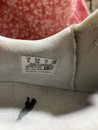 Scarpe da calcio Puma bianche e rosa