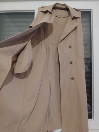 Gabardina sin mangas beige de verano