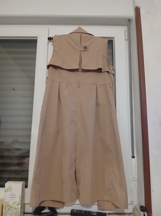 Gabardina sin mangas beige de verano