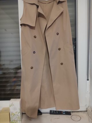 Gabardina sin mangas beige de verano