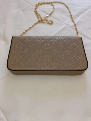 Bolsa Louis Vuitton Pochette Felicie Couro Bege