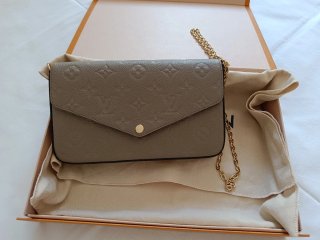 Bolsa Louis Vuitton Pochette Felicie Couro Bege