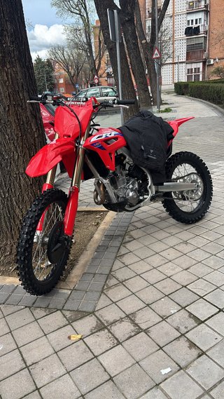 Honda CRF 250r con tan solo 40h mejor ver y probar