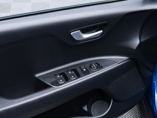 Kia Stonic 1.0 T-GDi 100CV MHEV iMT Concept