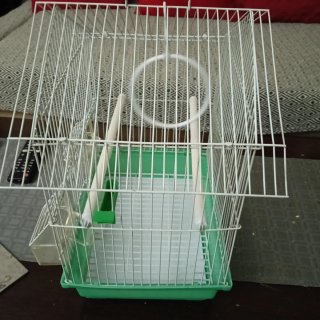 Jaula mediana para pájaros pequeños