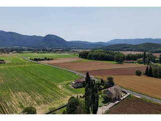 Casa en venta en Vall d´en Bas, la
