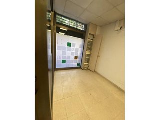 Local comercial en alquiler en Eixample Nord – La Devesa en Girona