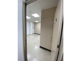 Local comercial en alquiler en Eixample Nord – La Devesa en Girona
