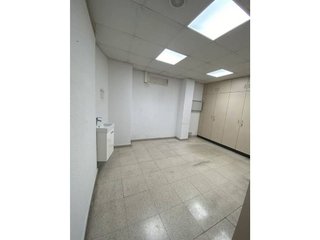 Local comercial en alquiler en Eixample Nord – La Devesa en Girona