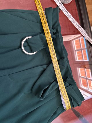Pantalón Zara talle alto verde con cinturón