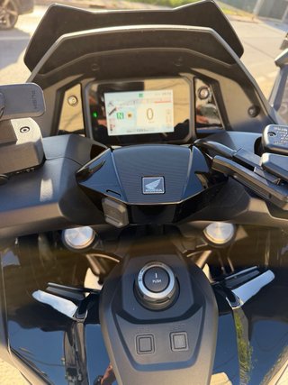 Moto con la garantía extendida de honda. 1100 km,